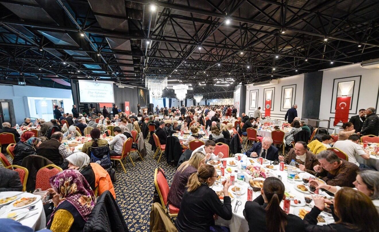 Balçova Belediyesi, şehit yakınları ve gazileri onurlandırmak için özel bir iftar programı-2