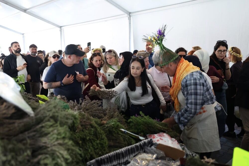 İlk kez uluslararası kimlikte 