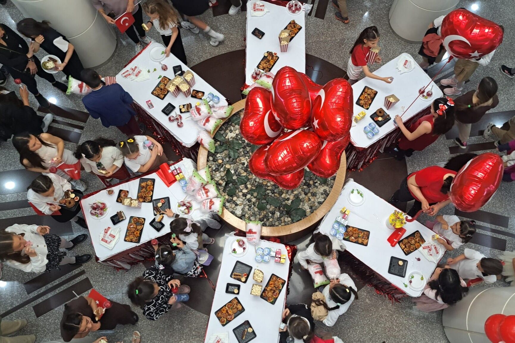 Bornova'da çocuklardan 23 Nisan öncesi meclis oturumu!-1