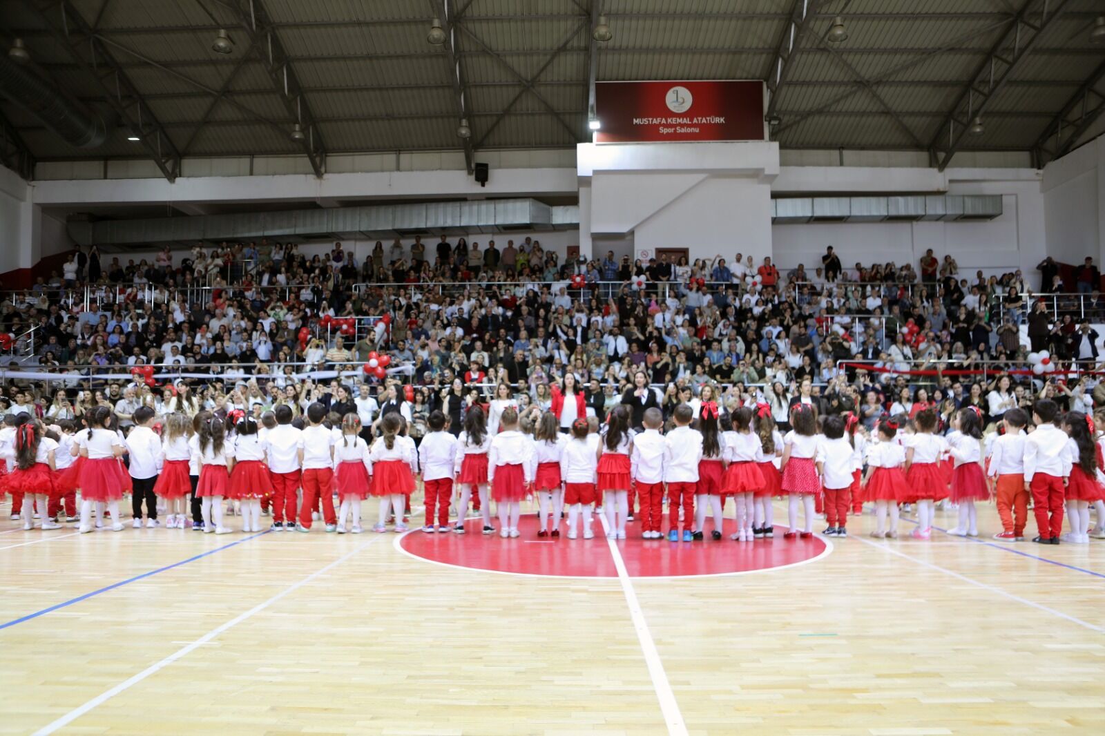 Bayraklı 23 Nisan (1)