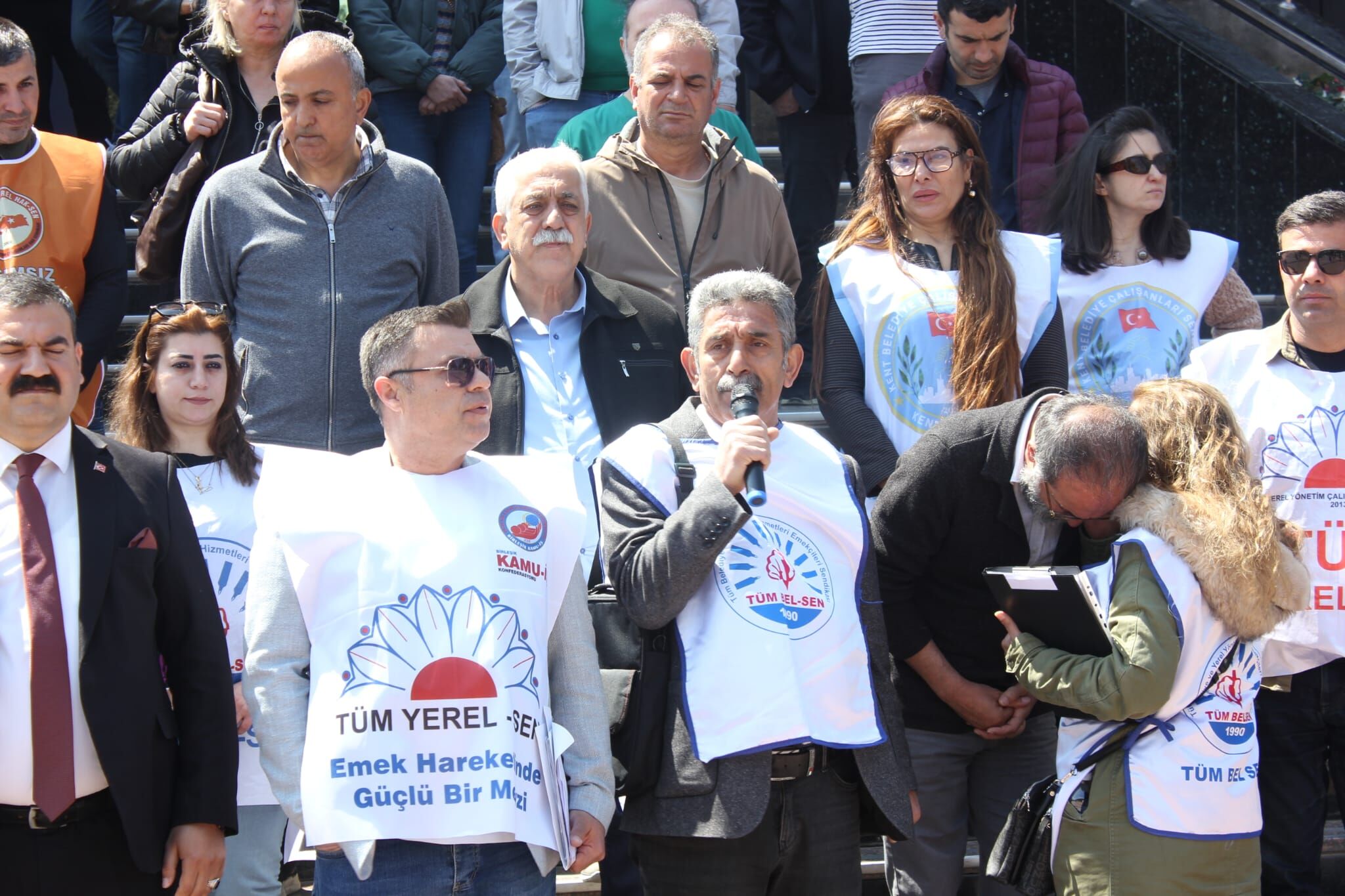 "Mücadele birkaç kişinin kararına kalamaz"