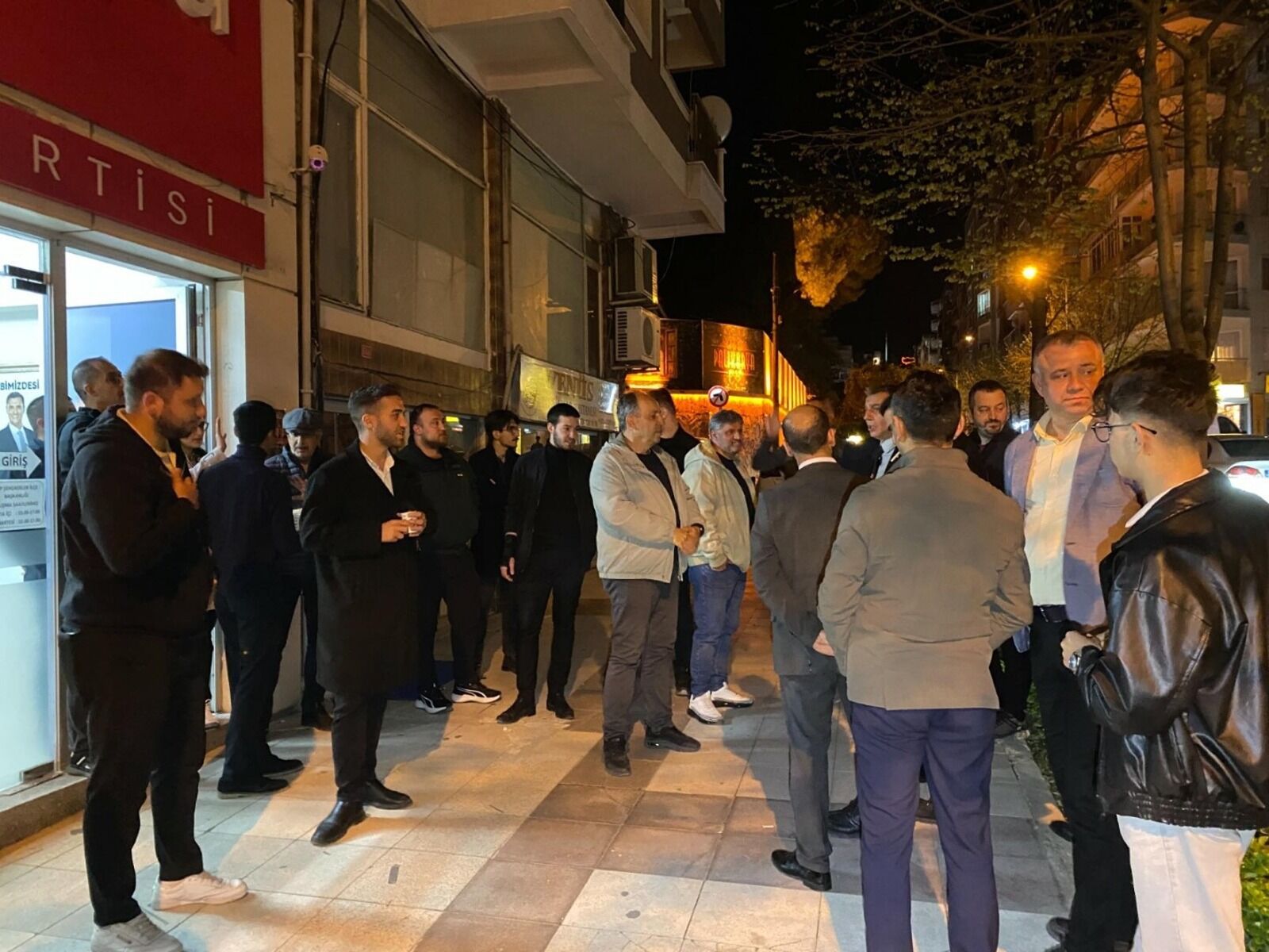 Avukat Mert Özkösemen: "Şiddetin her türünü lanetliyoruz"