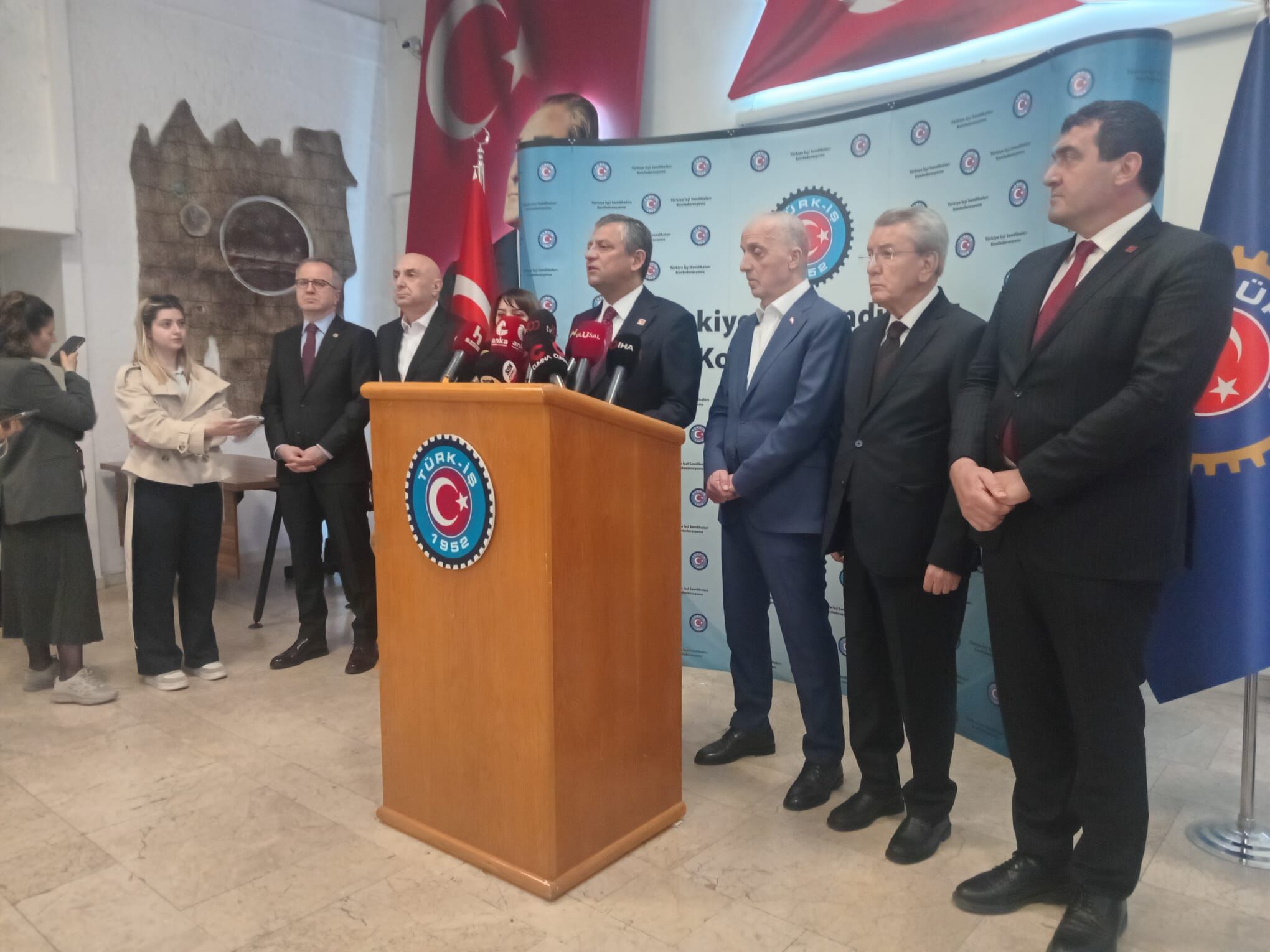 "Az silkeleseler olacaktı..."