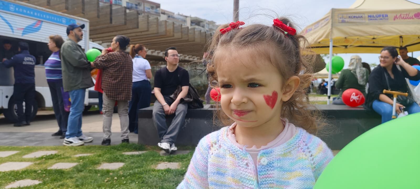 Çocuğunu Alan Karantina’ya Koştu! Şen Kahkahalar Gökyüzüyle Buluştu (1)