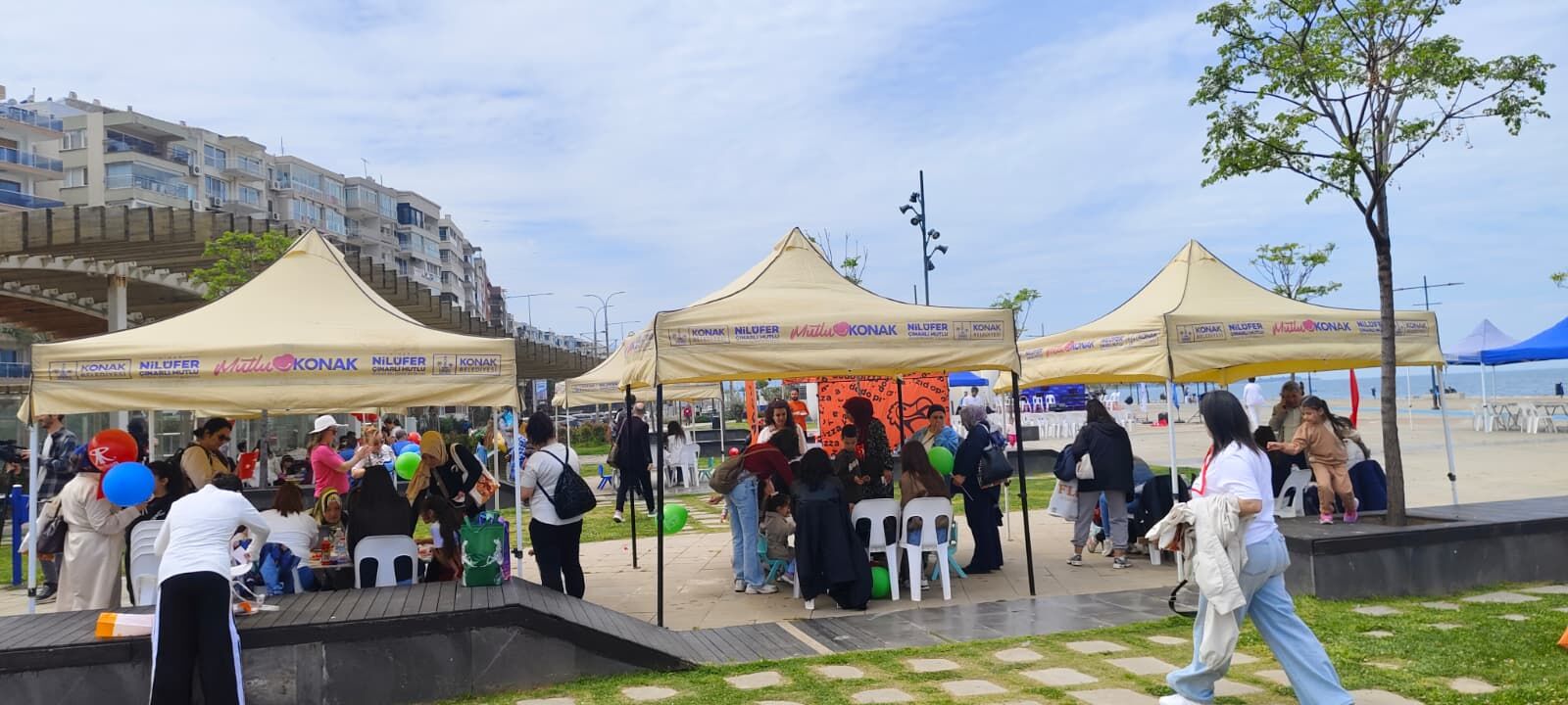 Çocuğunu Alan Karantina’ya Koştu! Şen Kahkahalar Gökyüzüyle Buluştu (3)