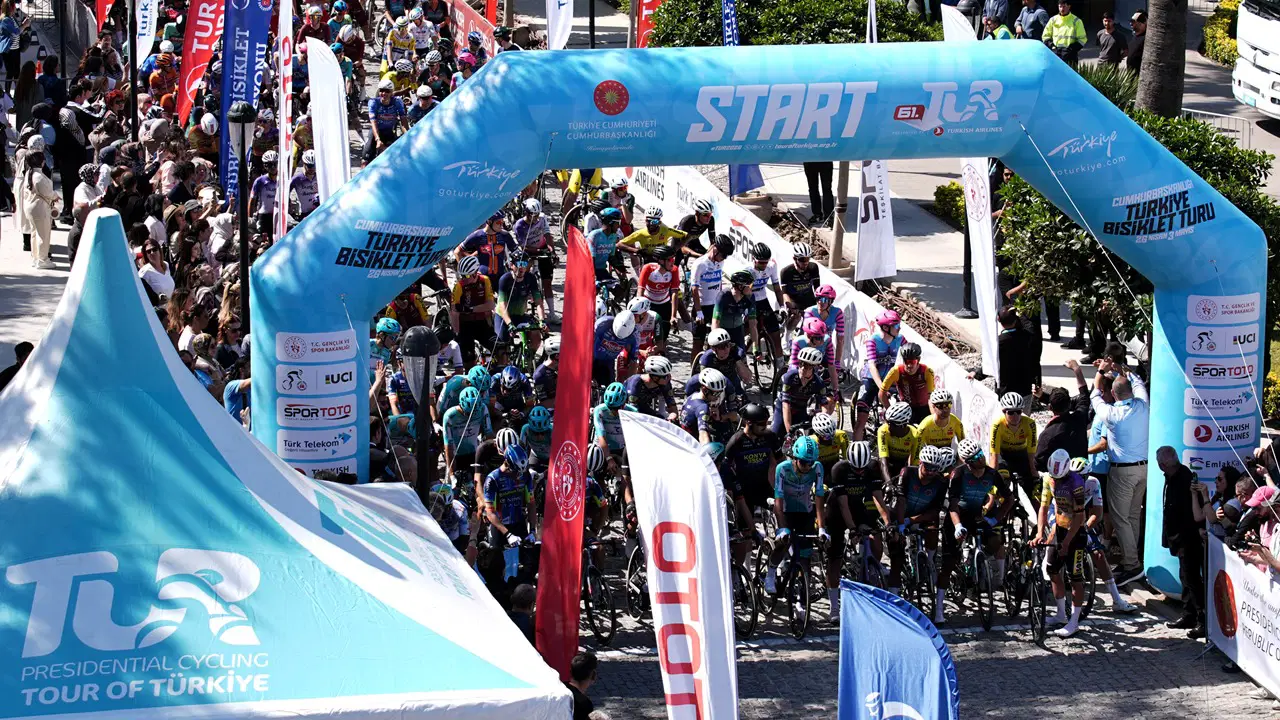 Cumhurbaşkanlığı Türkiye Bisiklet Turu Izmir 1