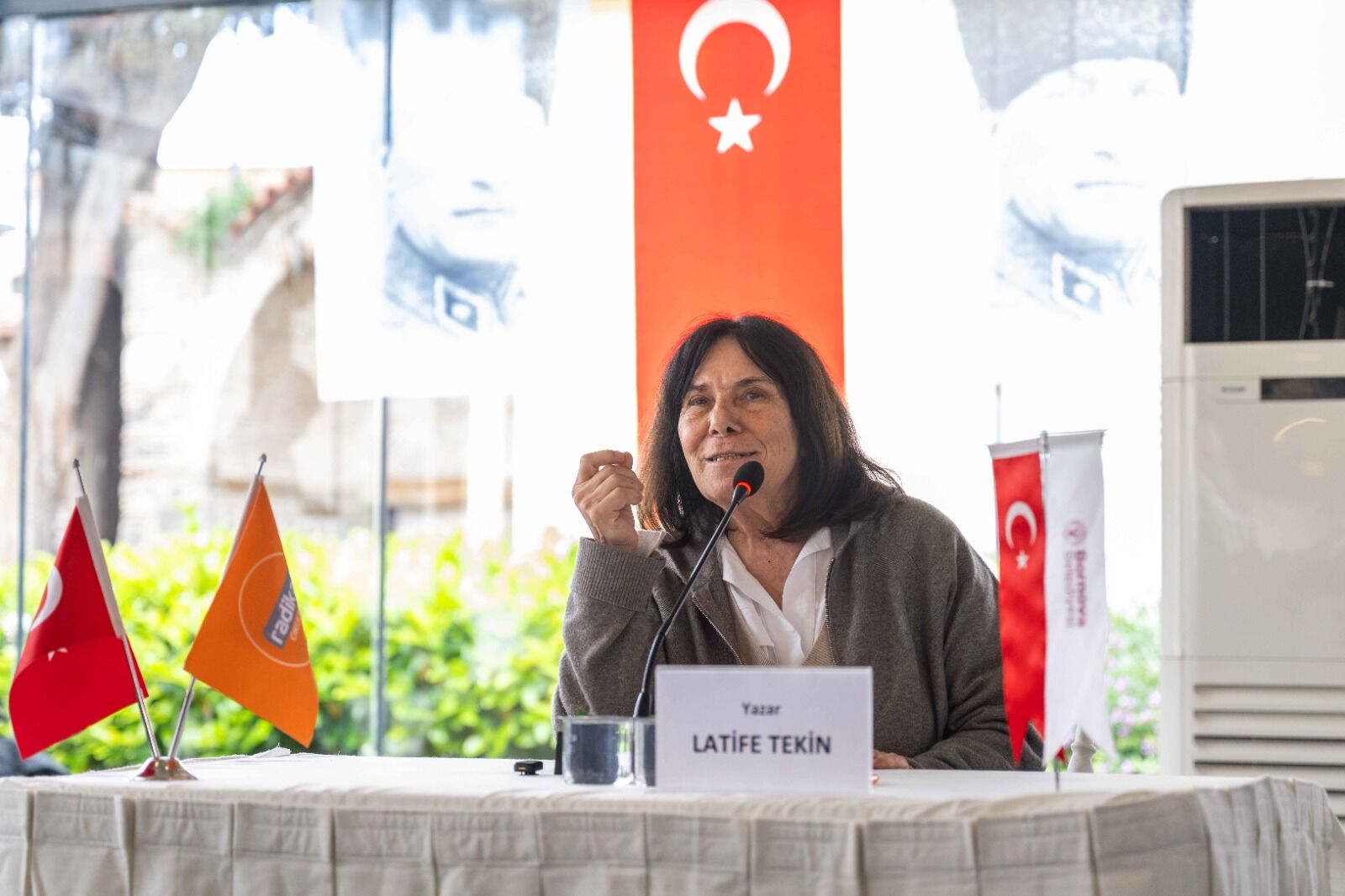 "Yeni kuşağın zihin dünyasını anlamak benim için bir tutku"