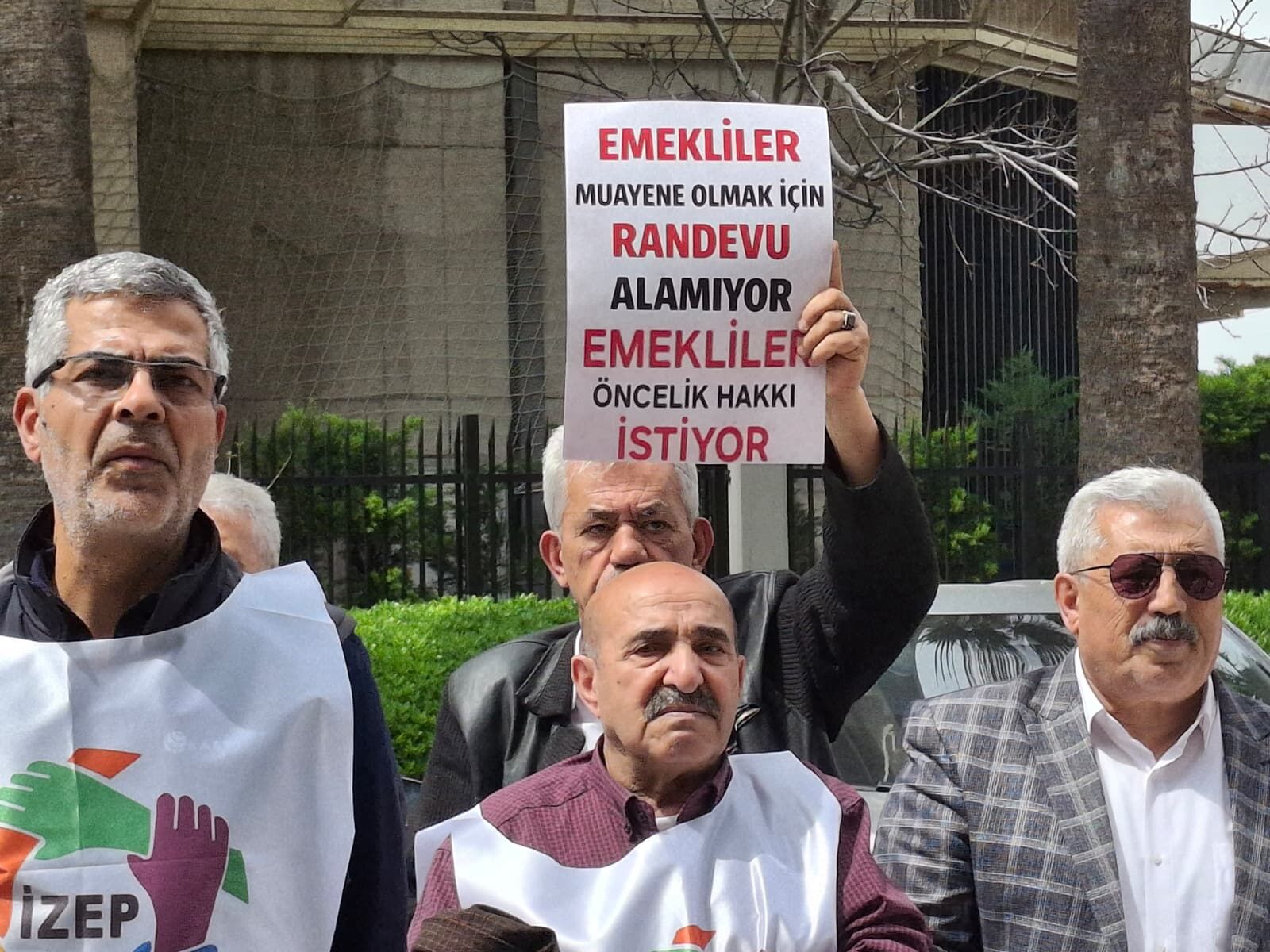 Emekliler Basmane Konak Yürüyüş (1)