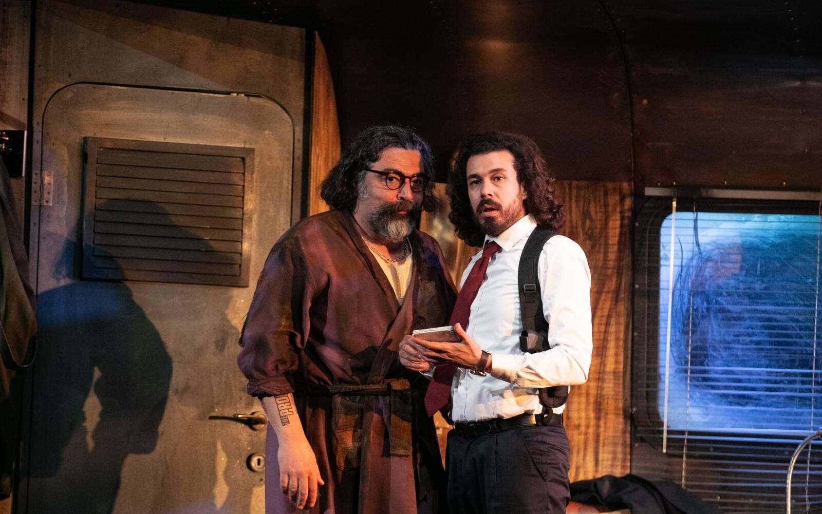 Halktan Biri Izmir 22