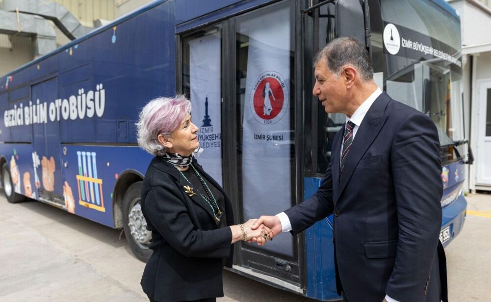 Deprem bölgesini yeniden ayağa kaldırmaya çalışıyorlar