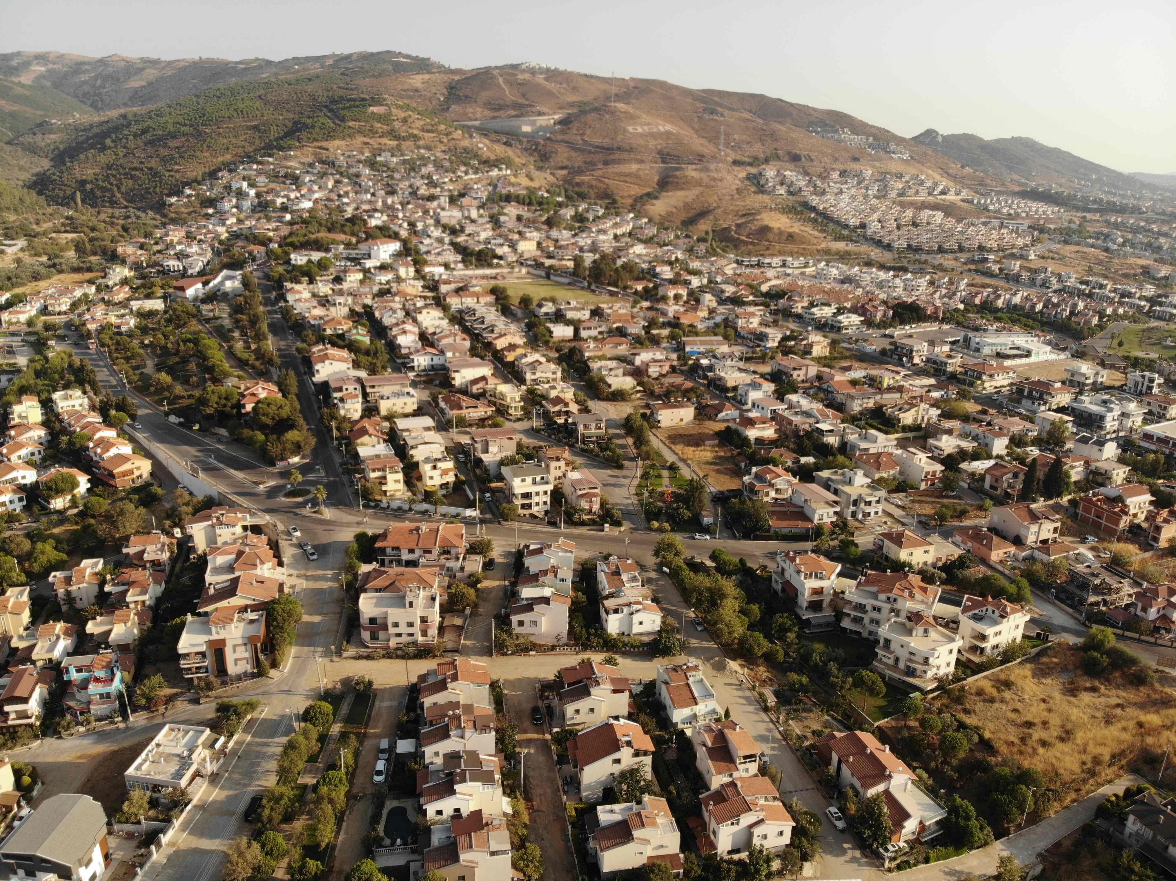 Izmir Guzelbahce Semtleri