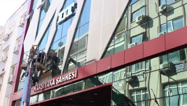 Izmir Karyisaka Sahnesi