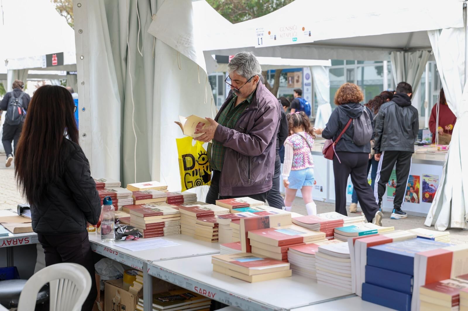 İzmir Kitap Fuarı’nda Dopdolu Program! Yazarlar Geliyor