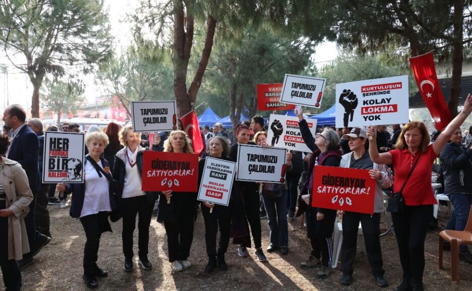 "Evimizi kurar gibi emek verdik"
