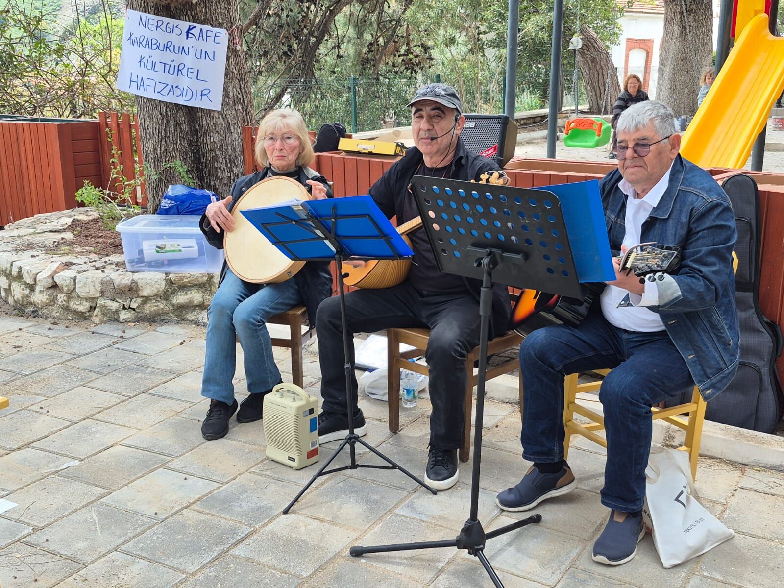 Karaburun Nergis Çay Bahçesi 2
