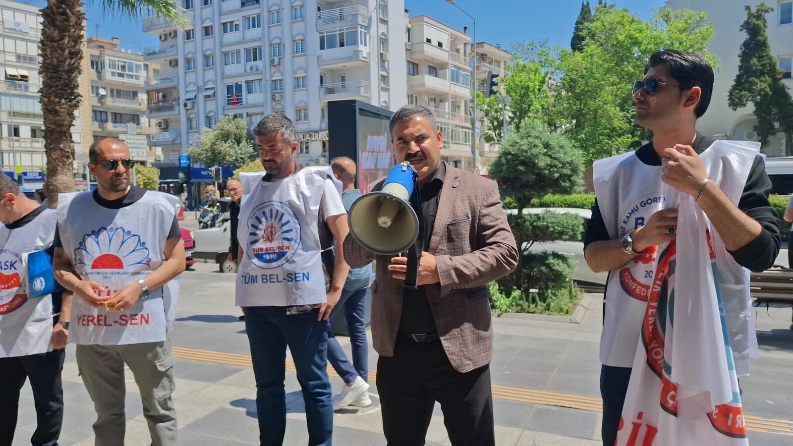 Karşıyaka 30 Nisan Memur (3)