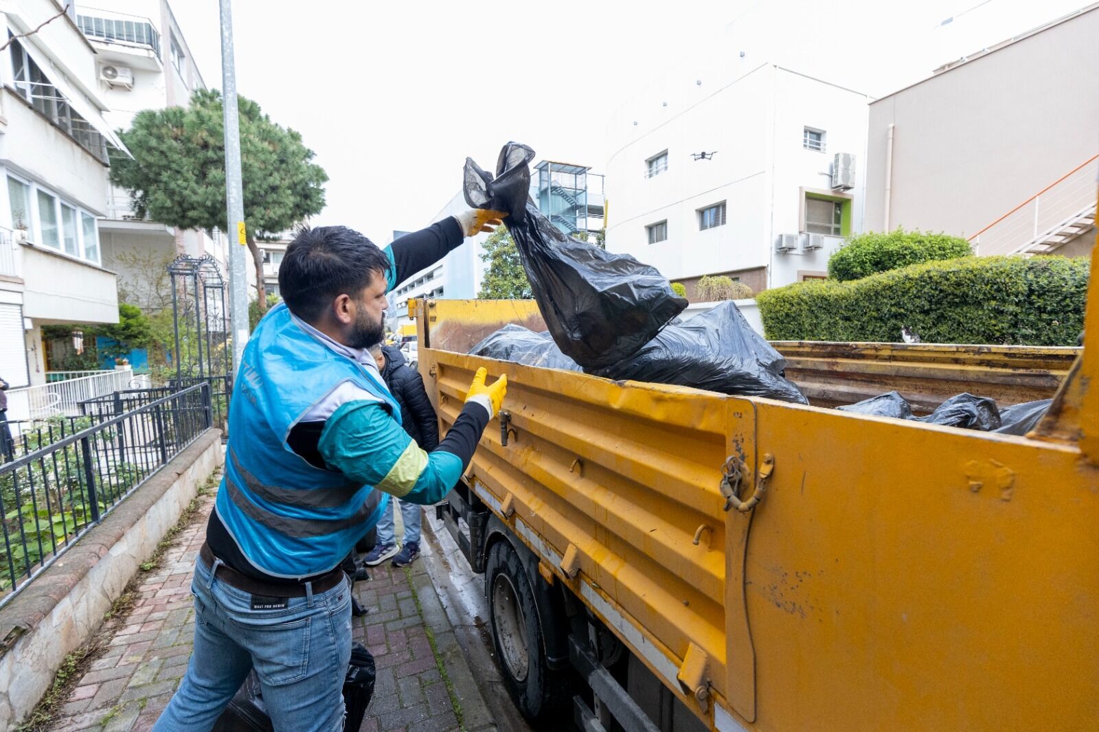 Dört birimden koordineli hijyen operasyonu