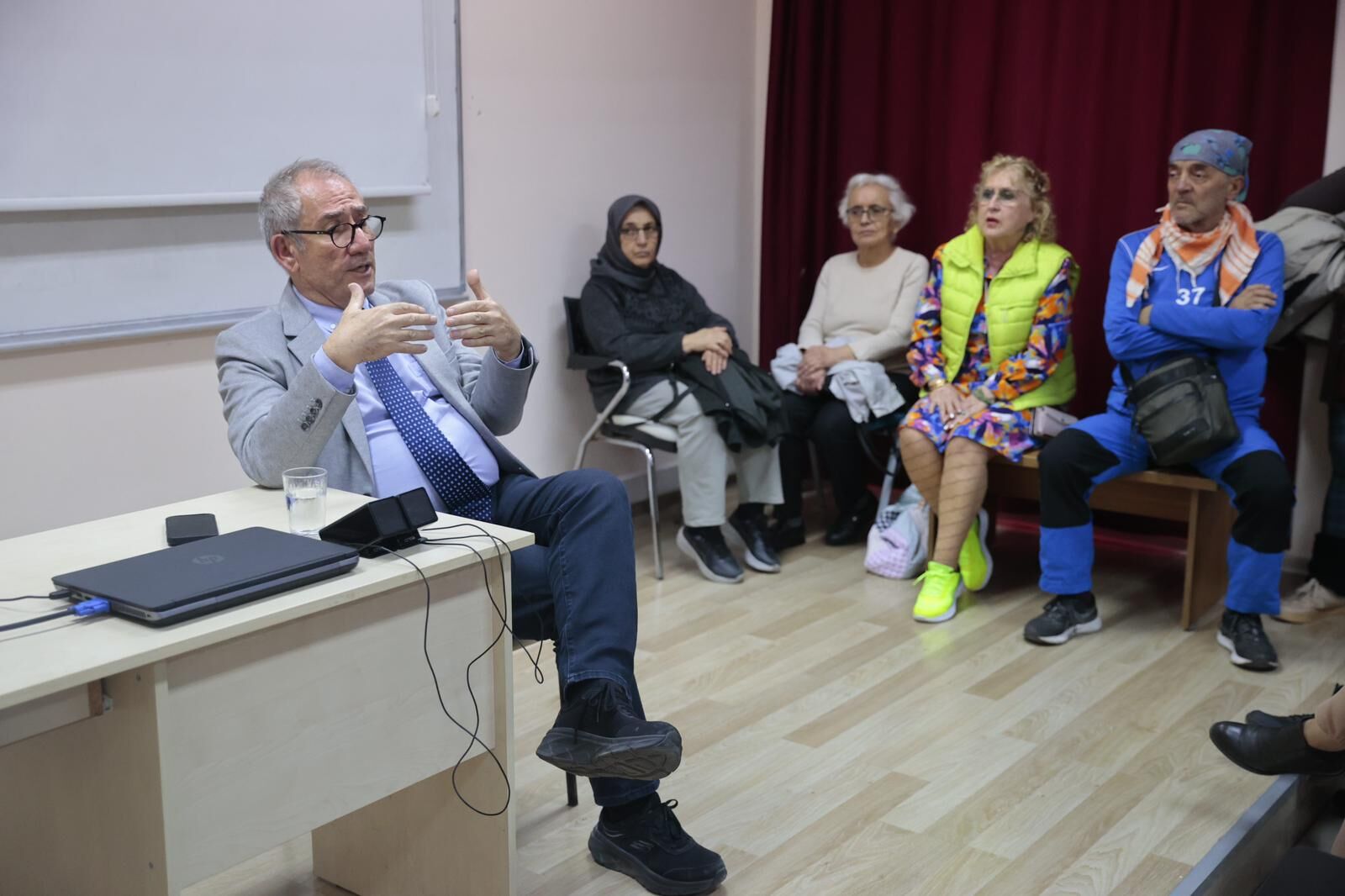 Konak’ın İleri Yaş Merkezi’nde Hareketli Yaşam Semineri (2)