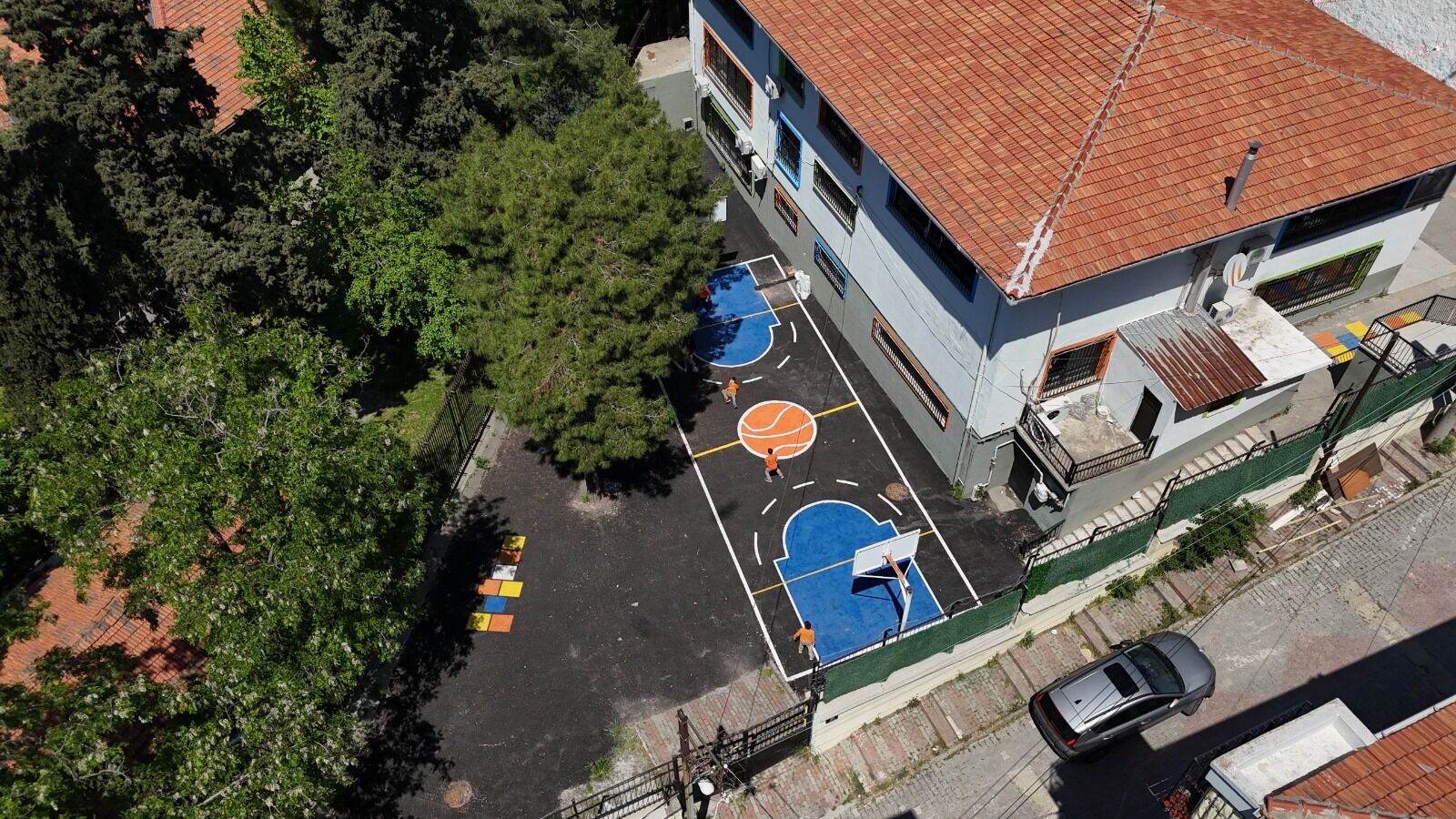 Eskimiş zeminler yenilendi