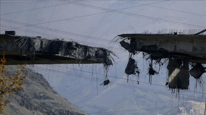 B1 Köprüsü ağır hasar aldı