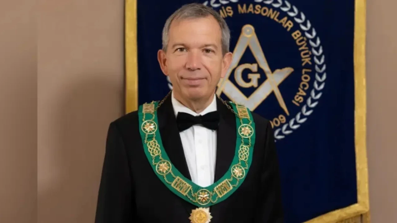 Masonlar Derneği Hür