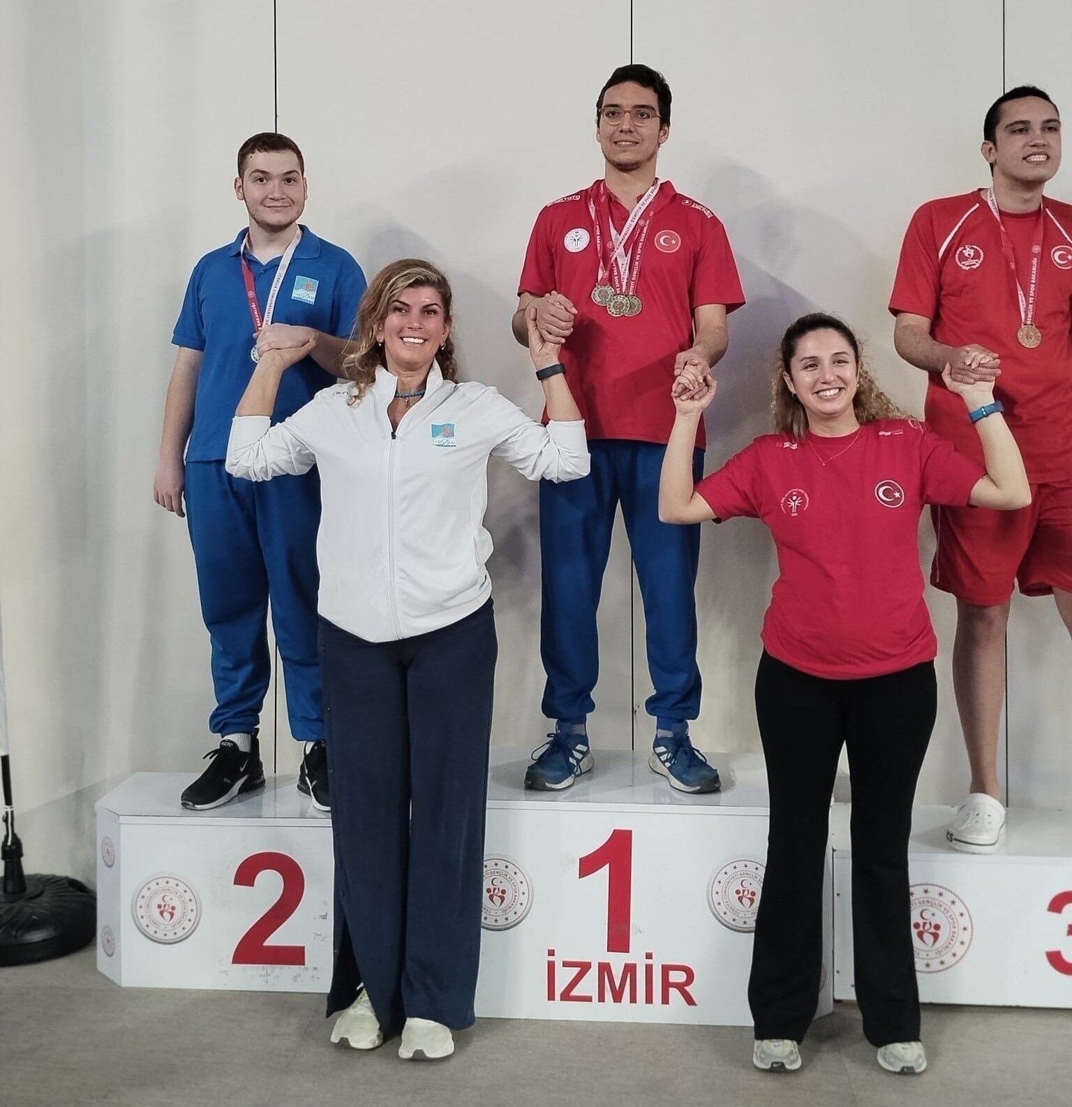 Narlidere Belediyespordan Tarihi Basari 8 Madalya Ile Donduler1