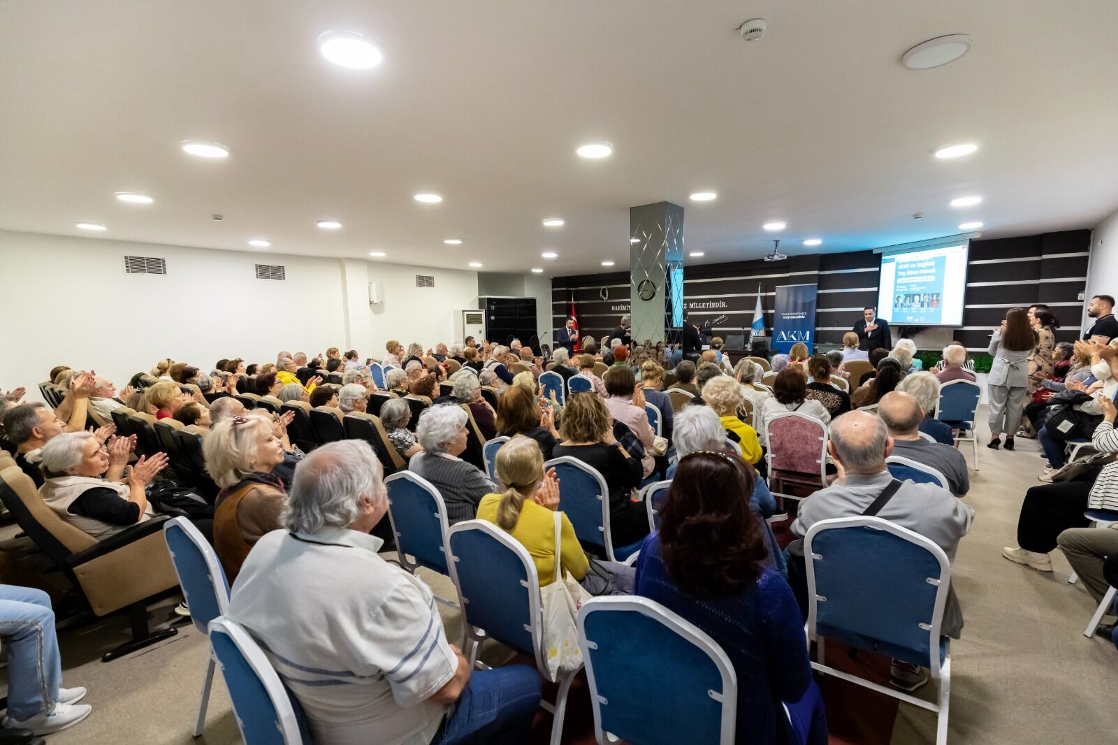 "Onlar toplumun geçmişini inşa ediyor"