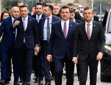 Özgür Özel ve Ekrem İmamoğlu