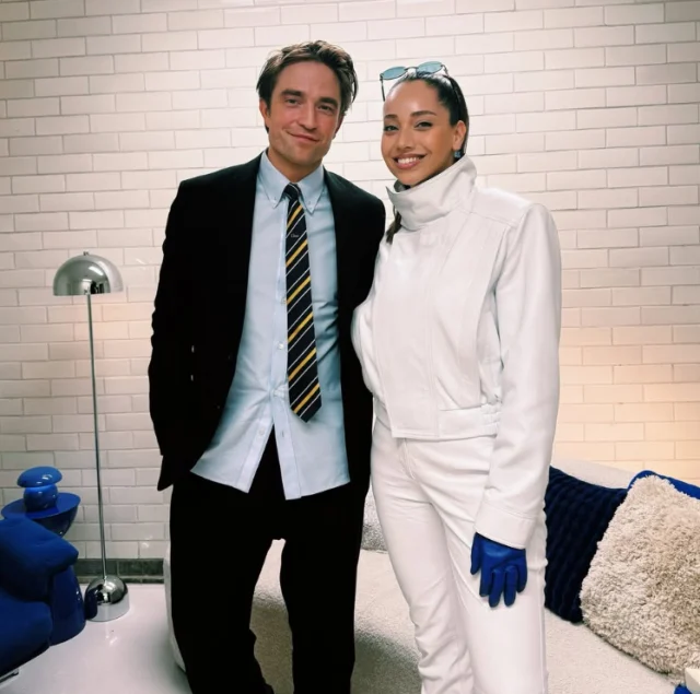 Özge Özacar Ve Robert Pattinson