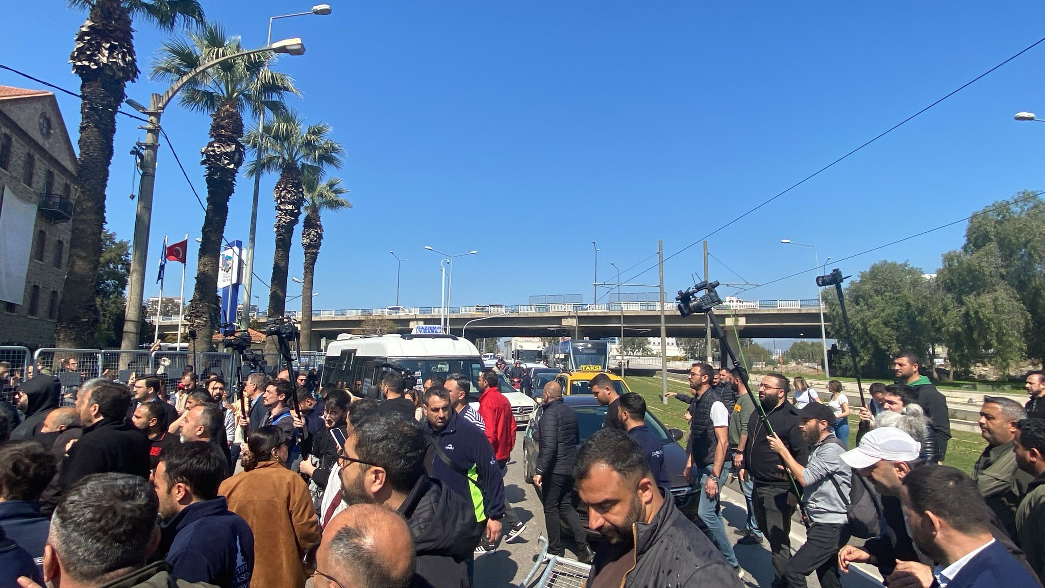 Belirsizlik sürüyor: Taraflar geri adım atmıyor