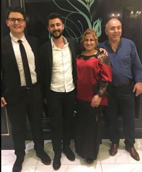 Umut Altaş ve ailesi