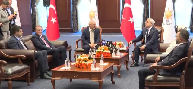 3 Bayram Sonra Bir Ilk! Ak Parti Ve Chp Bayramlaştı! 2