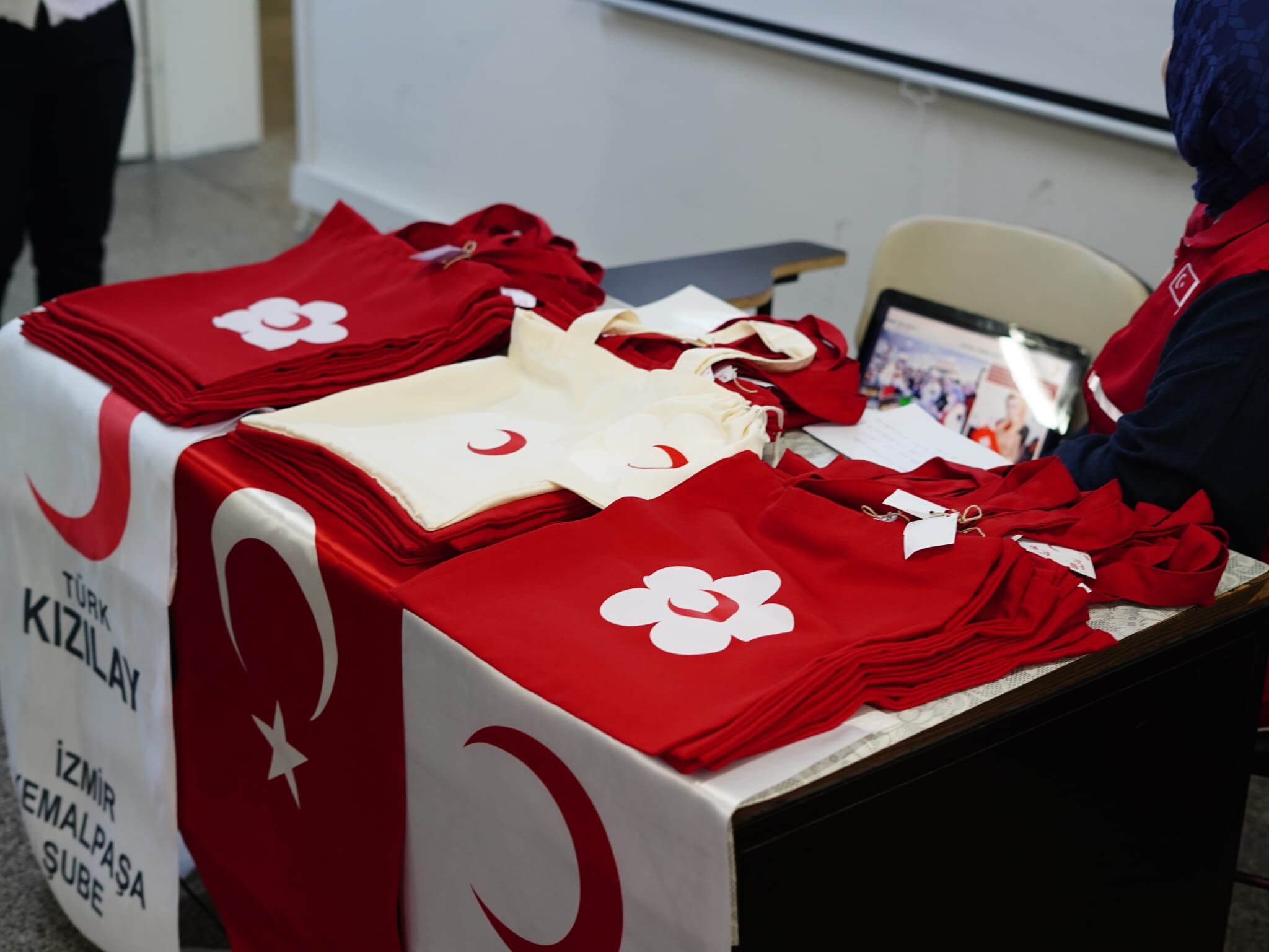 El emeği ürünler dağıtıldı
