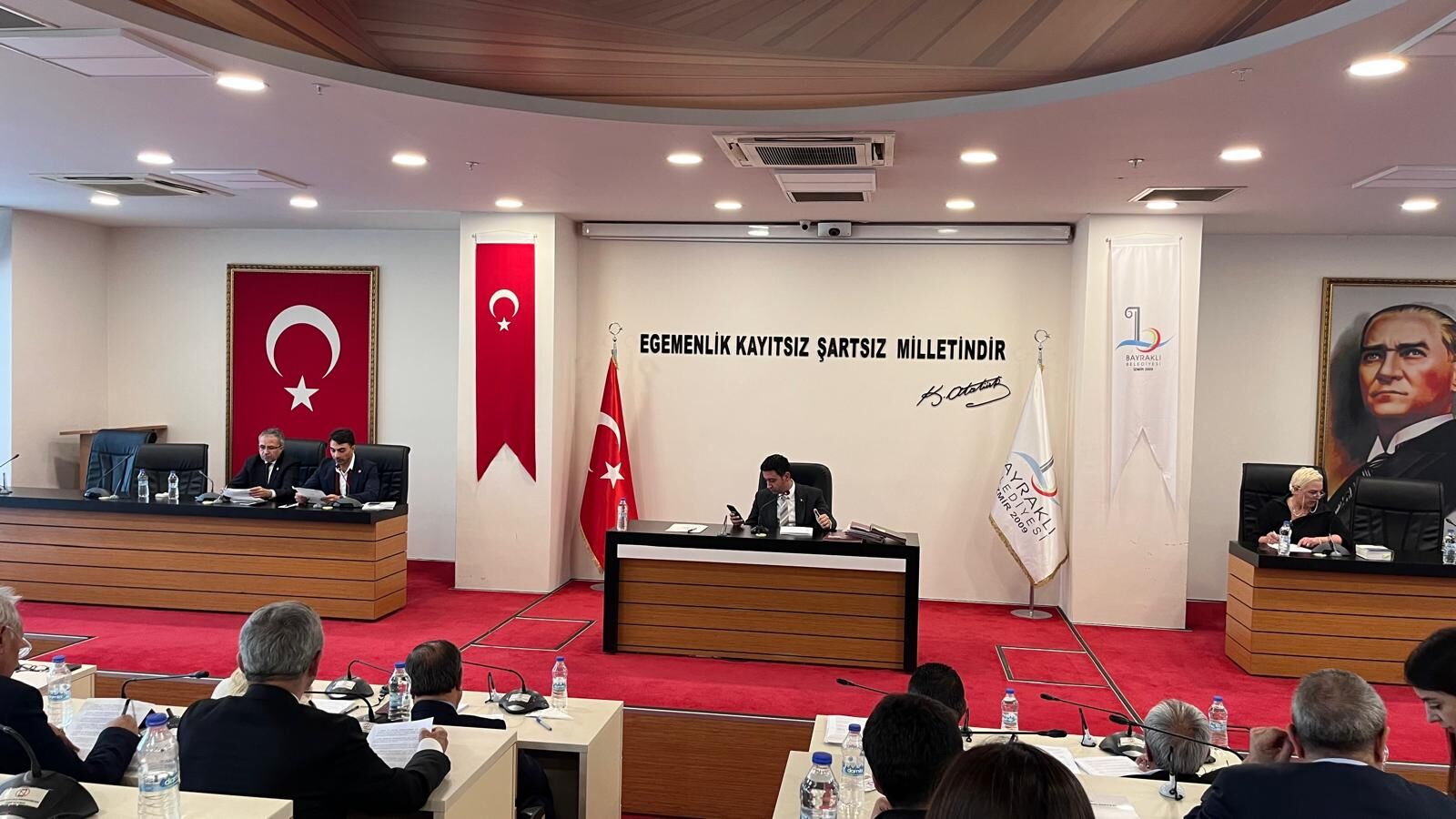 Bayraklı Meclisi 2