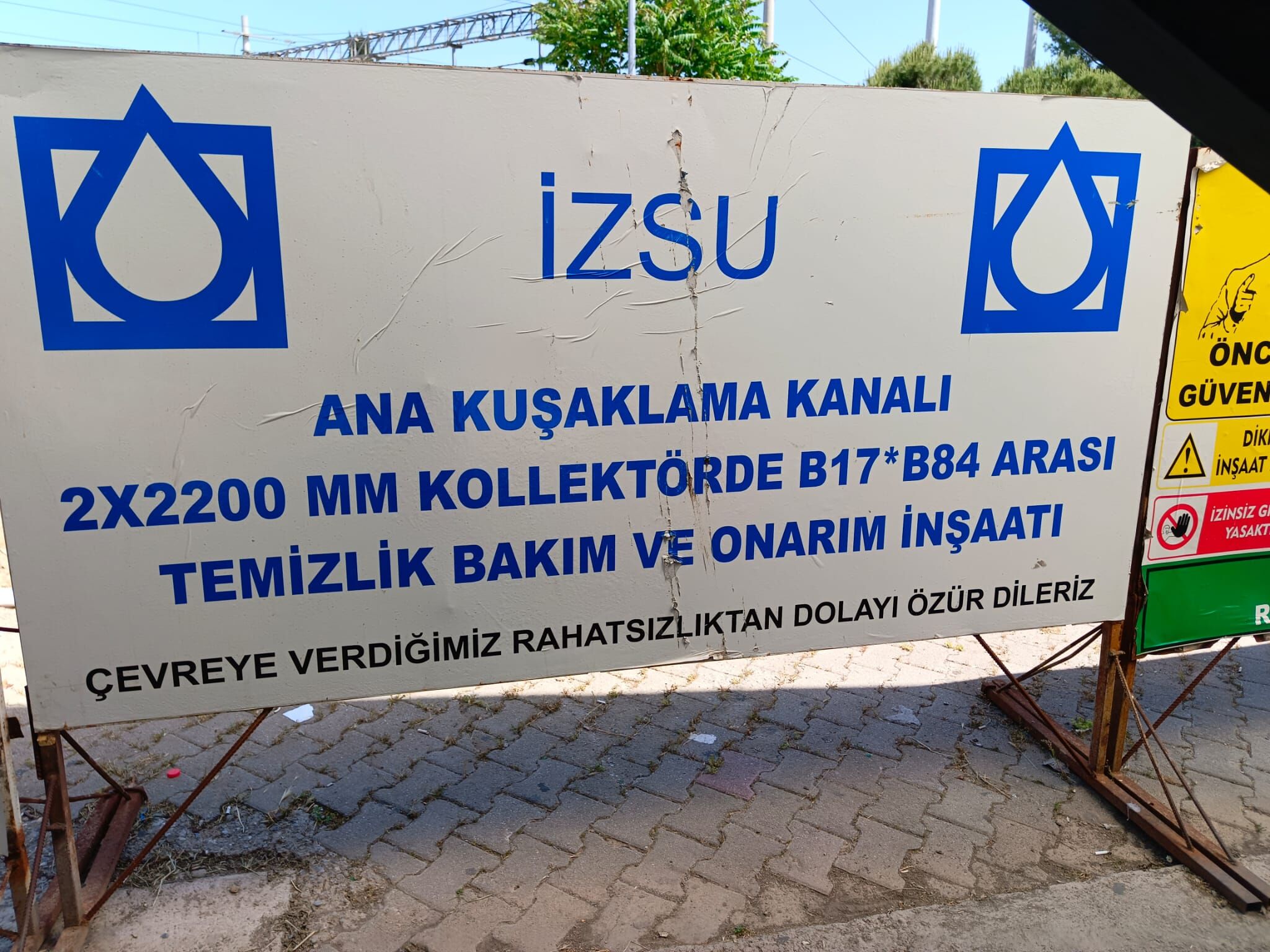 Bir Kazılıyor, Aylarca Kalıyor… İzmir’in Çukurları Bitmek Bilmiyor! (2)