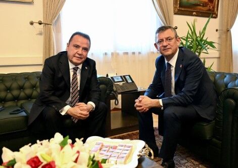 Muhittin Böcek ve Özgür Özel