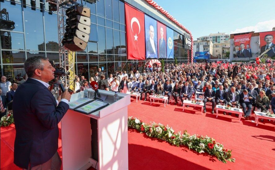 Özgür Özel Buca'da 16 tesisin açılış törenine katıldı