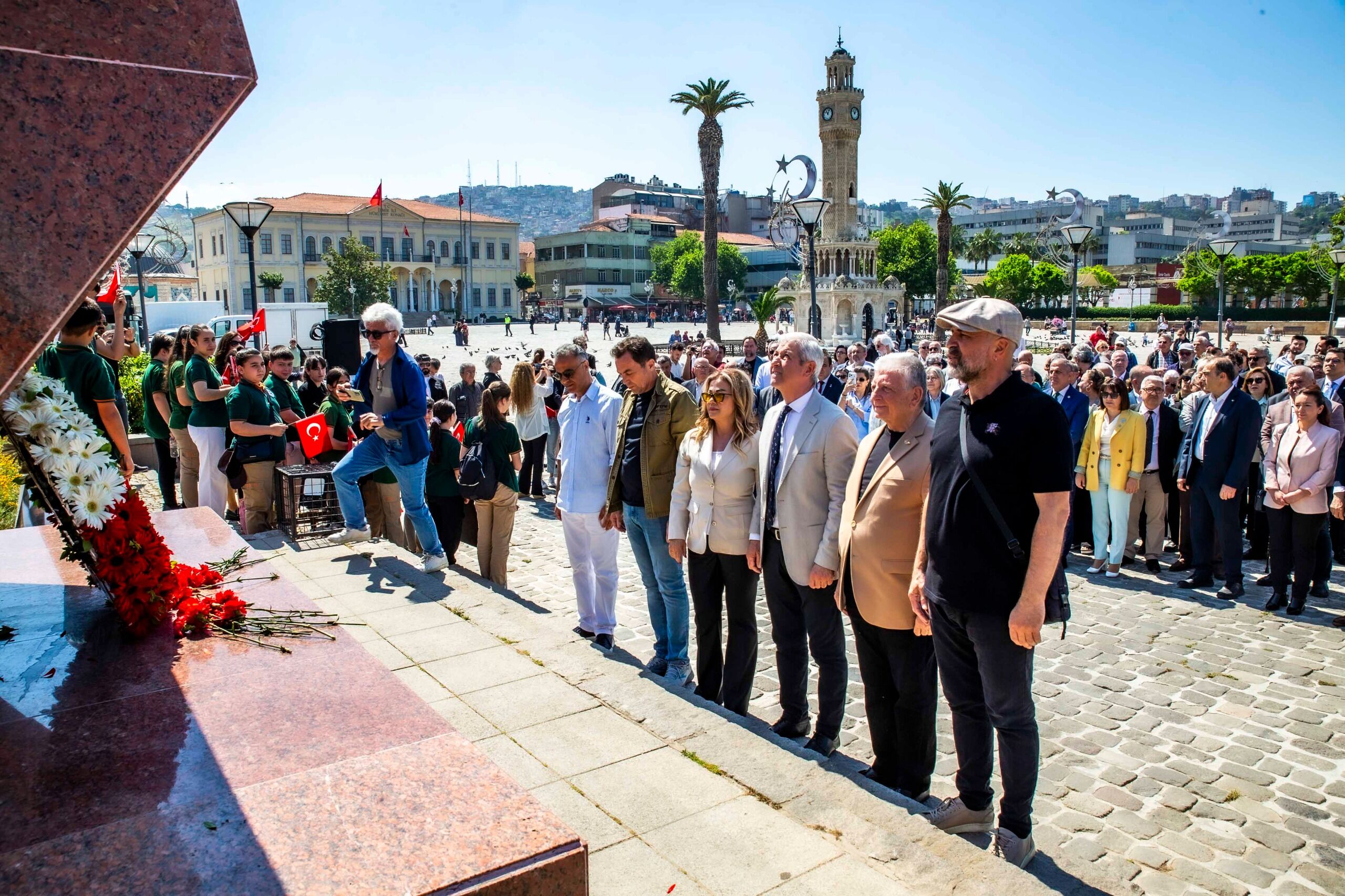 Protokol ve gençler bir aradaydı