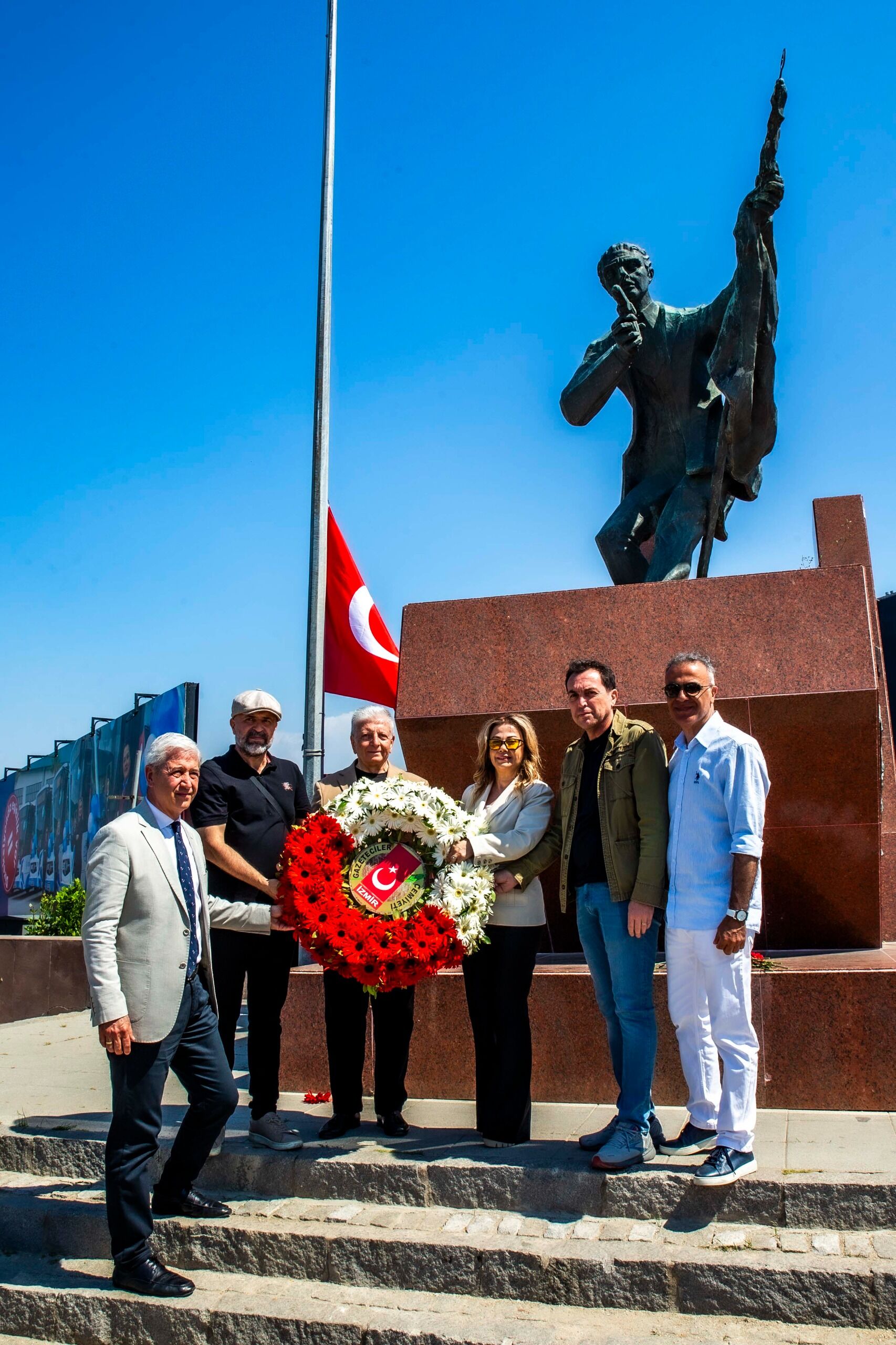 Protokol ve gençler bir aradaydı
