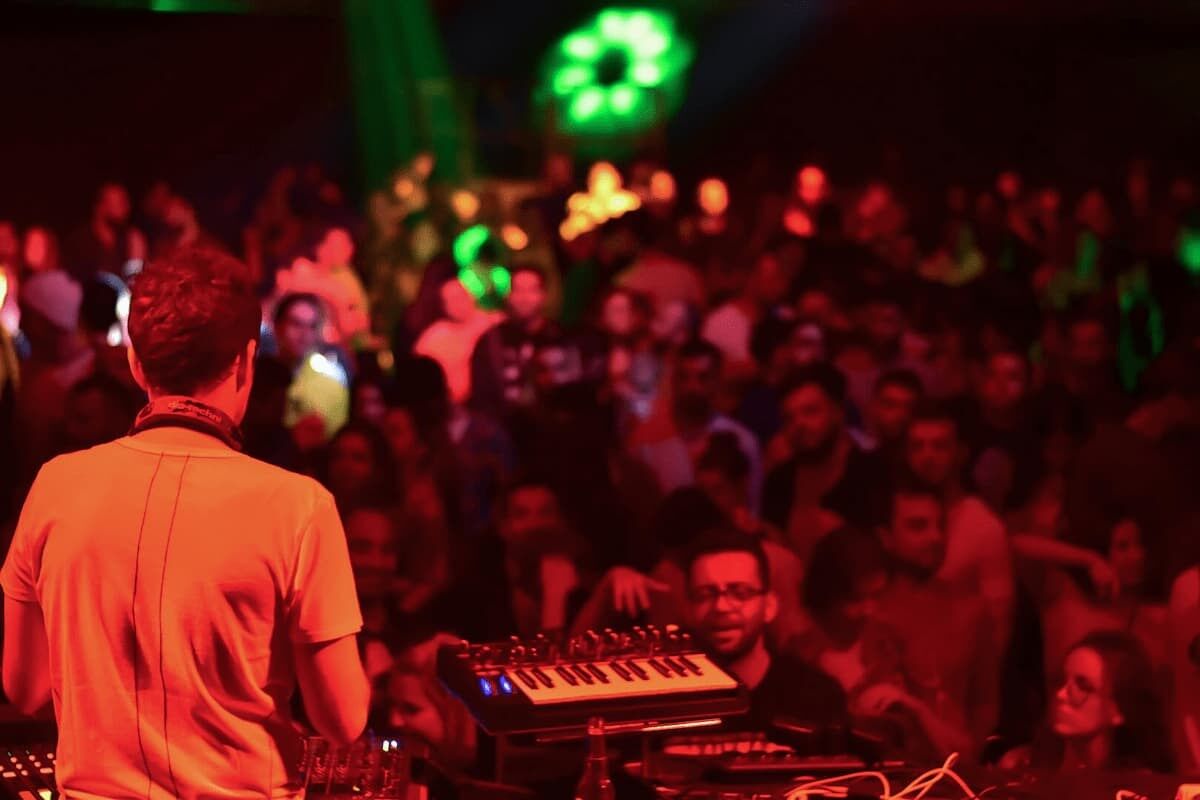 Izmir Gece Kulupleri-1