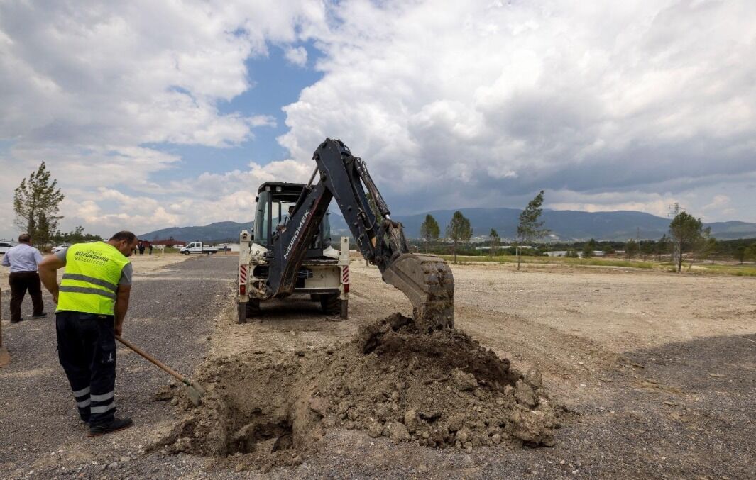 Merkez ilçeler için Seferihisar ve Kemalpaşa yolu bitiyor