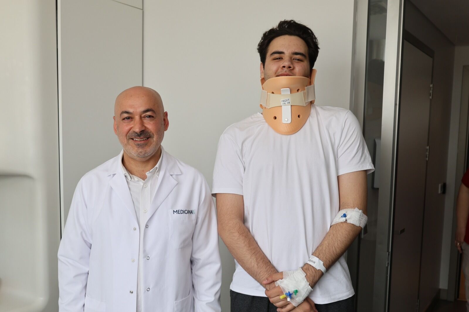 İki buçuk saat sonra ayağa kalktı 