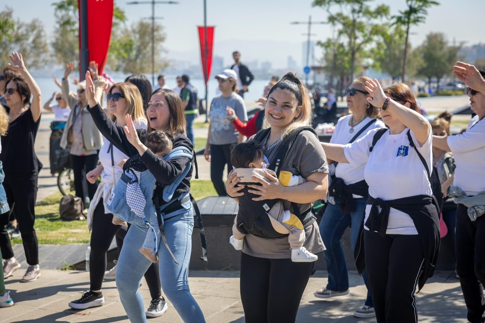 Konaklı Annelerden Anneler Günü Dansı (8)