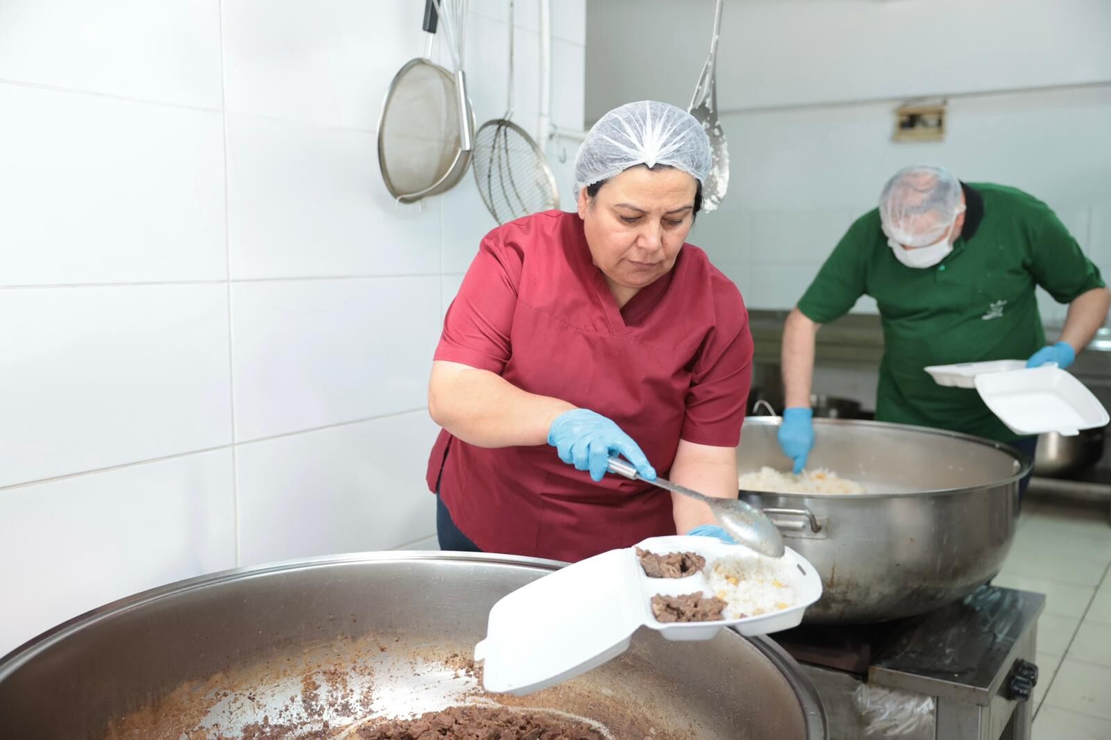 Adresten alınıp sofraya ulaştırılıyor
