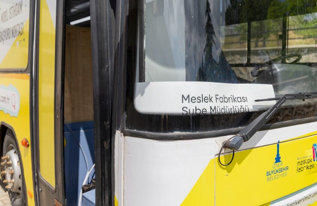 Otobüsten mobil ofis yapıldı
