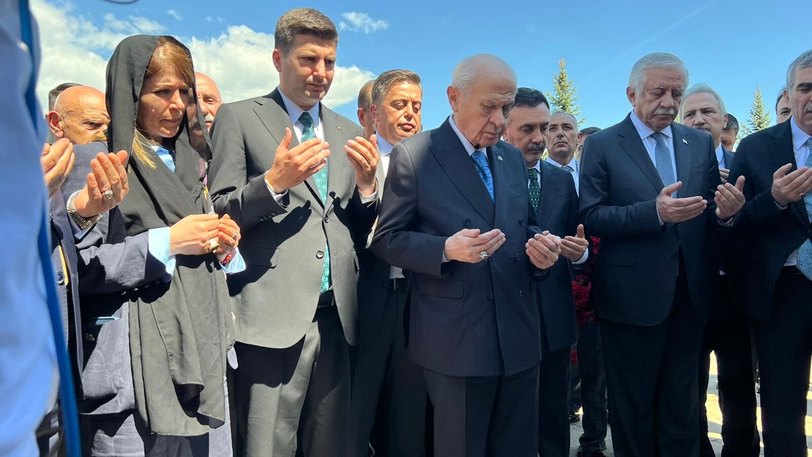 "Bir ölsek de bin dirileceğiz"