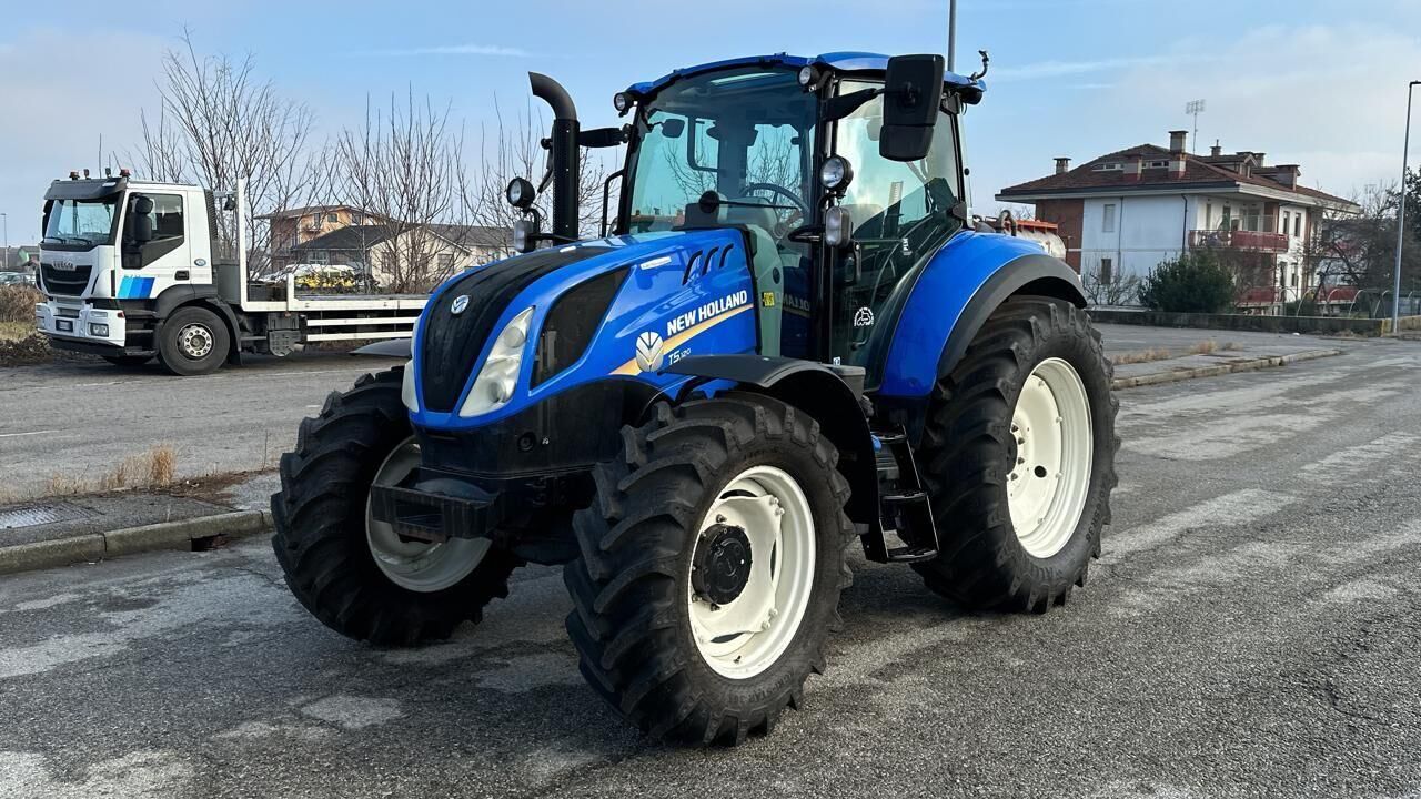 New Holland 8