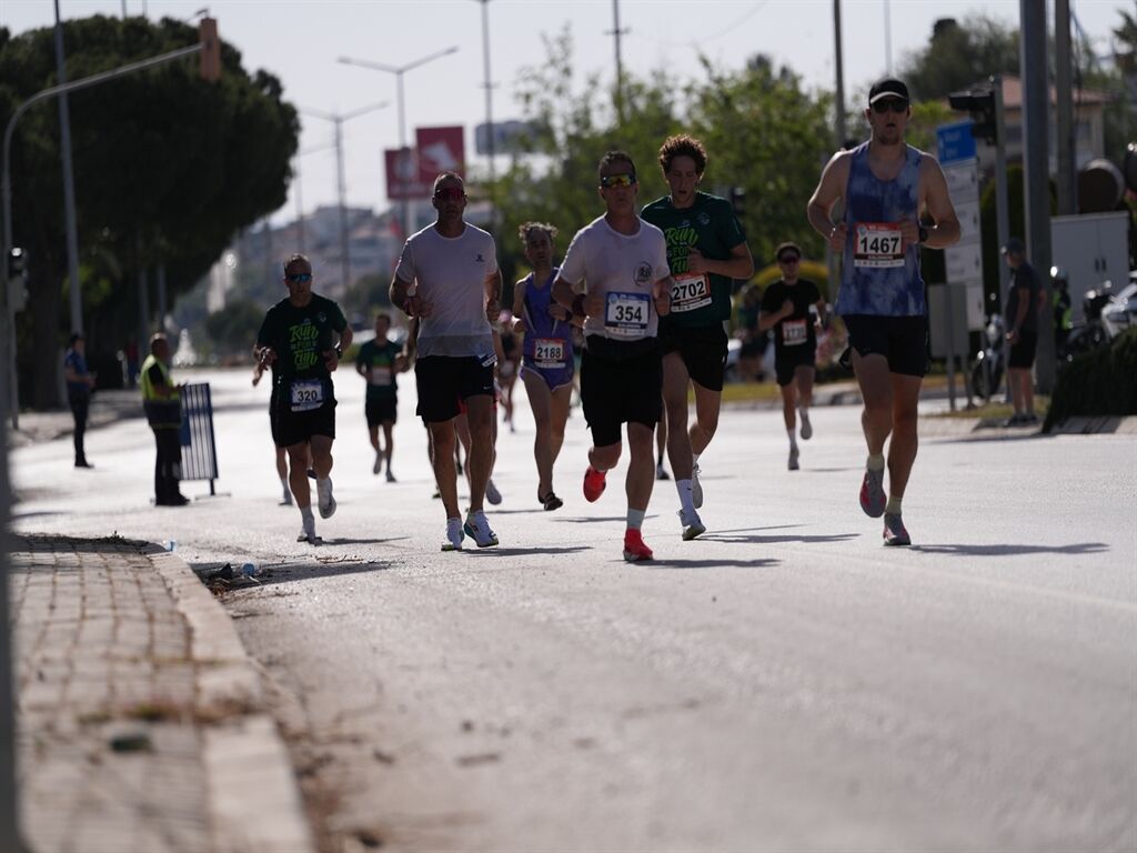 Salomon Çeşme Yarı Maratonu