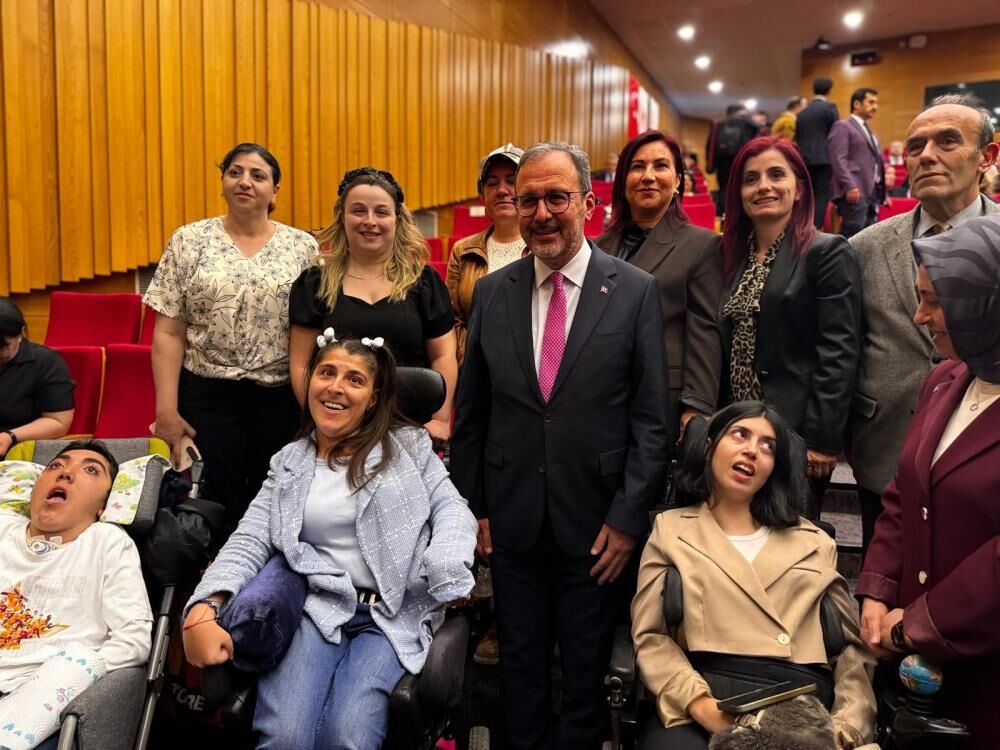 Tbmm Engelli Bireylerin Sorunlarını Araştırma Komisyonu Başkanı Ve Ak Parti İzmir Milletvekili Dr. Mehmet Muharrem Kasapoğlu 3