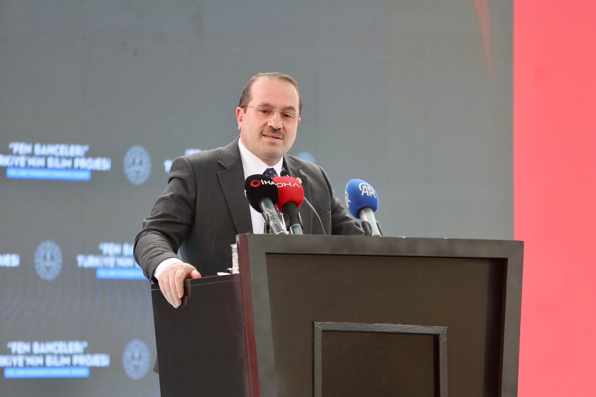Yaşar Kırkpınar: İzmir’deki düzensiz şehirleşme kimin eseri?